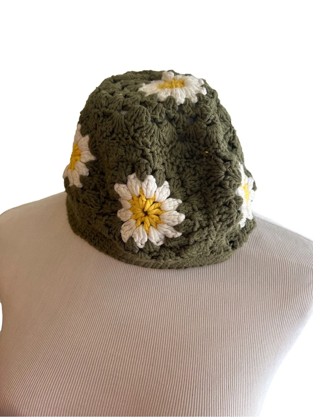 Vintage Granny Square Crochet Daisy Beanie